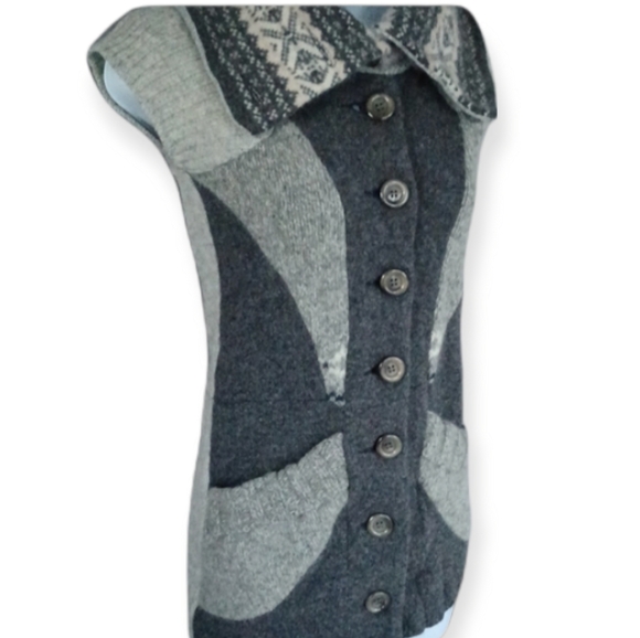 Preloved Sweater (Canadian Handmade) Size XS - Picture 7 of 7